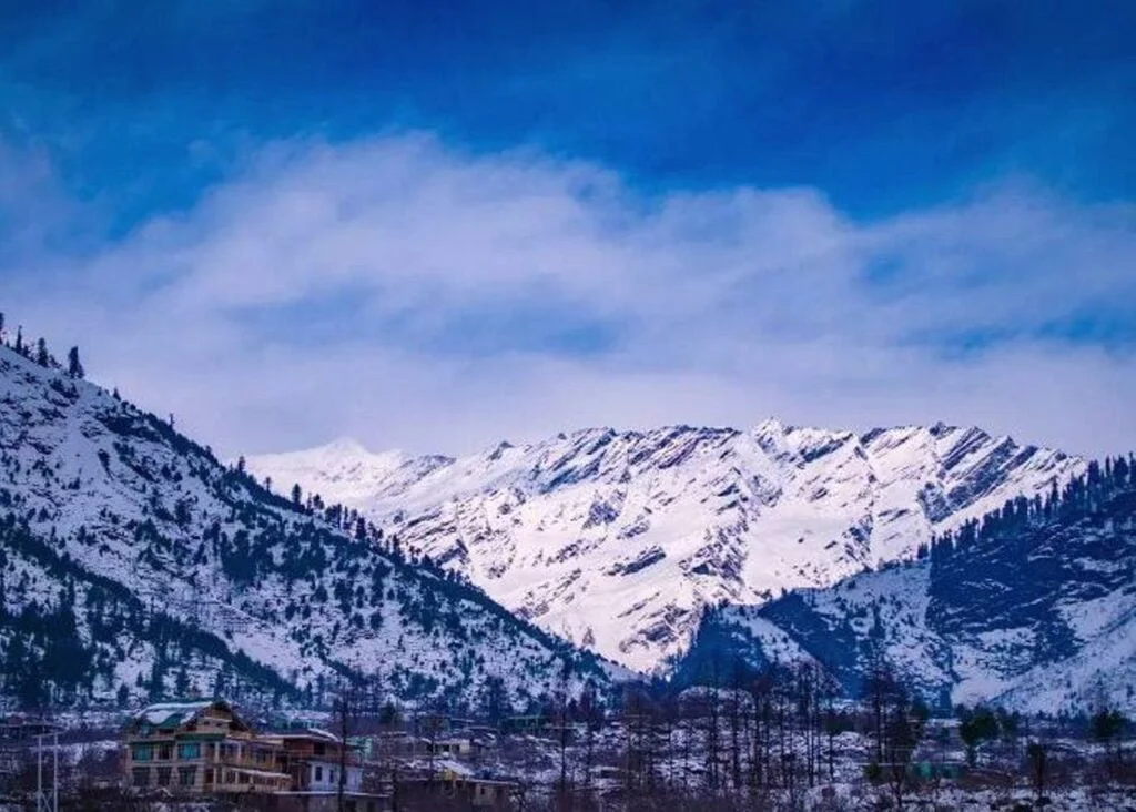 Himachal Tour Package - Snow-covered Himalayan mountains in Himachal Pradesh